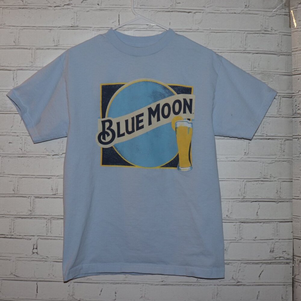 💙 Blue Moon Beer Graphic Tee · Size Medium